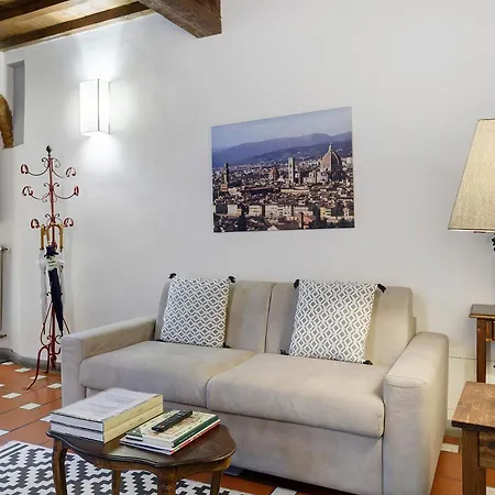Giulia - Cipriani's House *