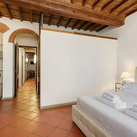 Giulia - Cipriani's House *